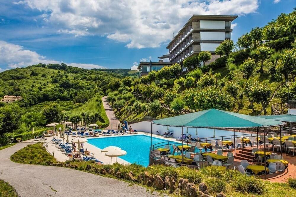 Hotel Capo Est Gabicce Mare Zewnętrze zdjęcie