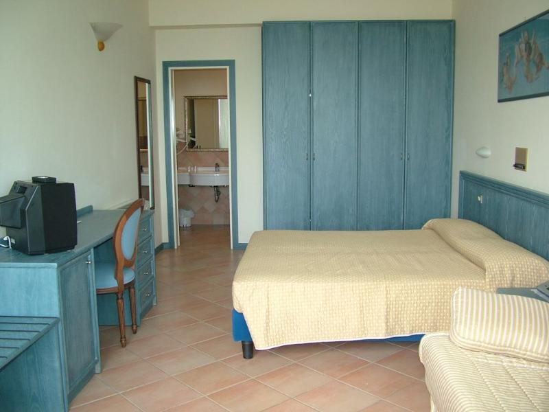 Hotel Capo Est Gabicce Mare Zewnętrze zdjęcie