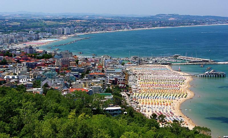 Hotel Capo Est Gabicce Mare Zewnętrze zdjęcie